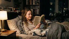 Nur 20 Minuten Lesen vor dem Schlafengehen: ein einfaches Abendritual, das still, aber wirkungsvoll ist